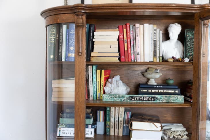 Arranging bookshelves store
